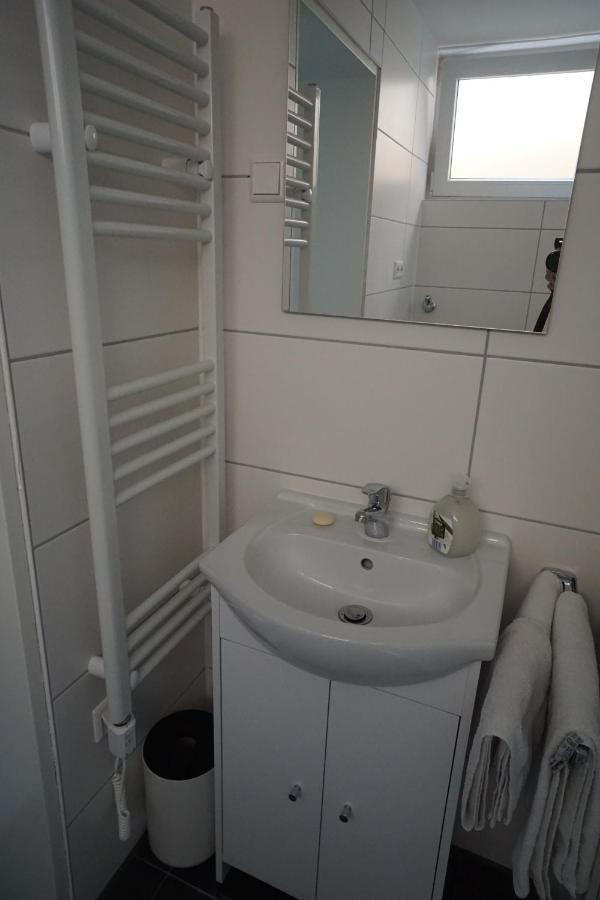 Neue Und Zentral Gelegene Wohnung In Штутгарт Экстерьер фото