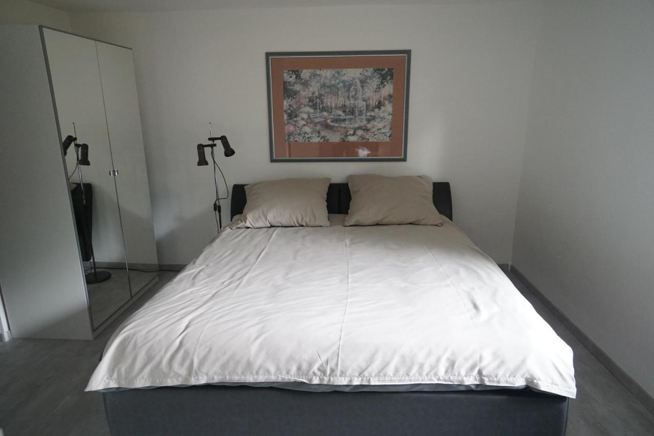 Neue Und Zentral Gelegene Wohnung In Штутгарт Экстерьер фото